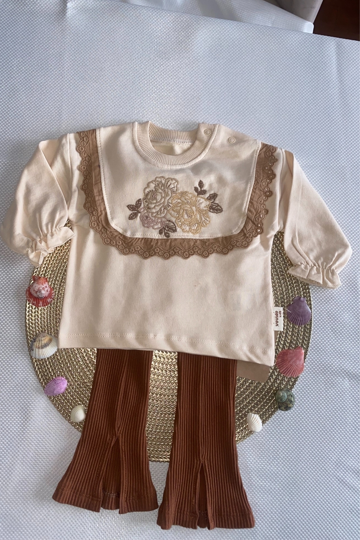 Gül Detaylı Kahverengi Kız Alt Üst Takım