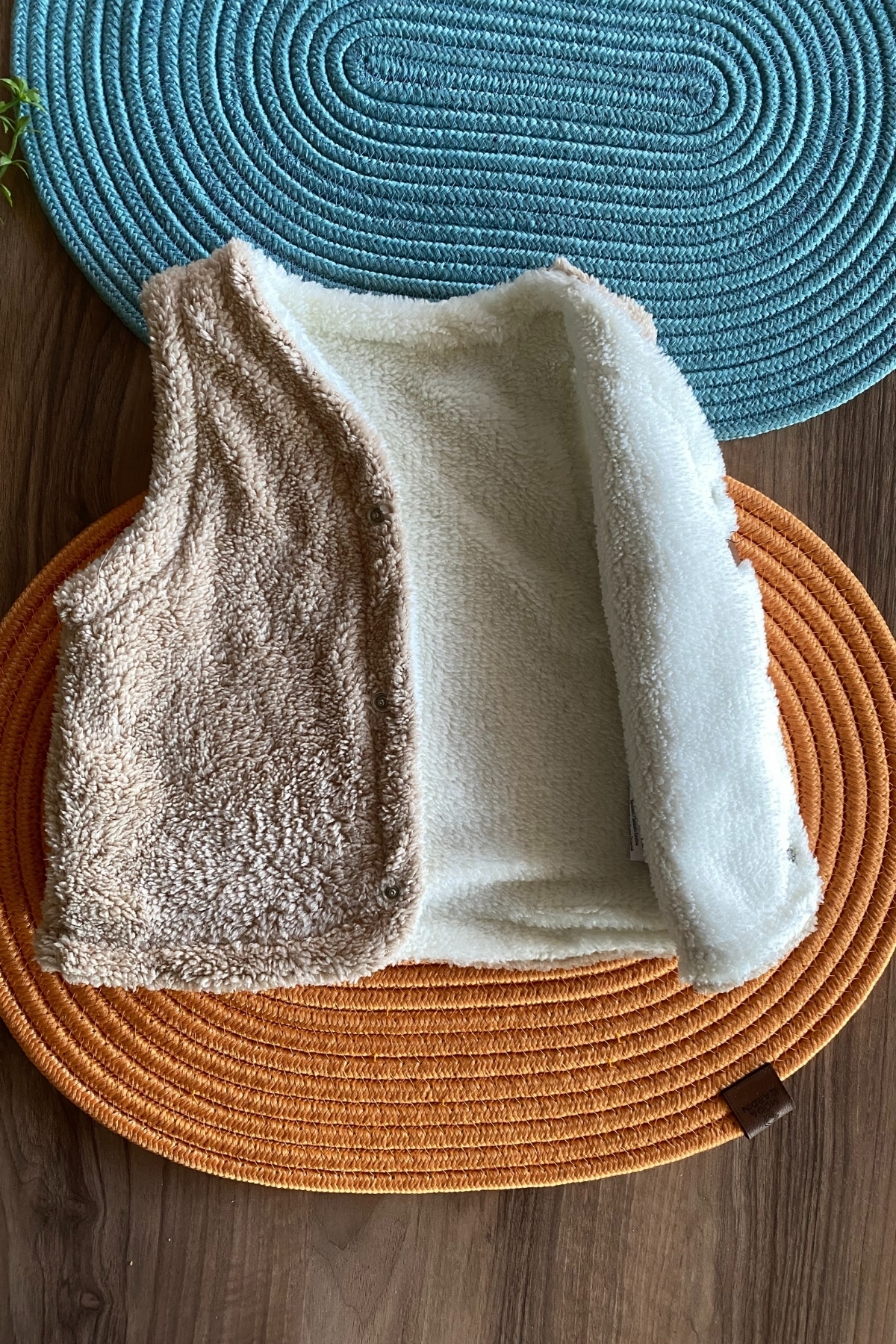 Kalın Kahverengi Yelek