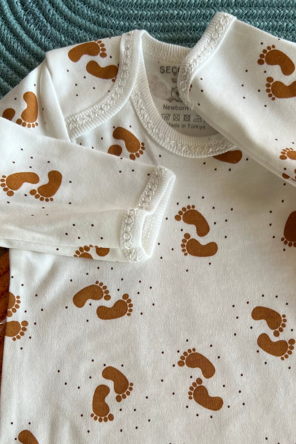 Ayak İzi Desen Uzun Kol Çıtçıtlı Zıbın