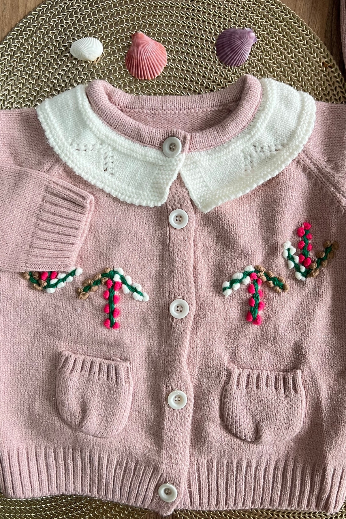 Zarif İşlemeli Kız Hırka