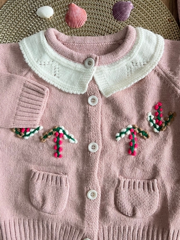 Zarif İşlemeli Kız Hırka