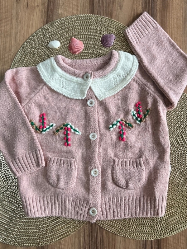 Zarif İşlemeli Kız Hırka