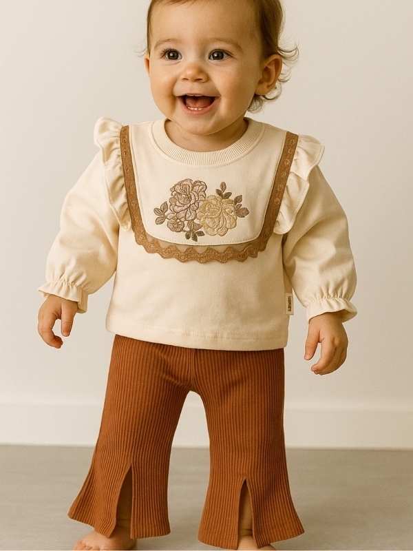Gül Detaylı Kahverengi Kız Alt Üst Takım