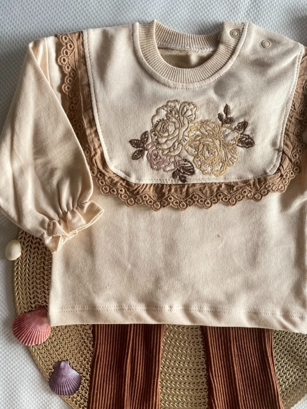 Gül Detaylı Kahverengi Kız Alt Üst Takım